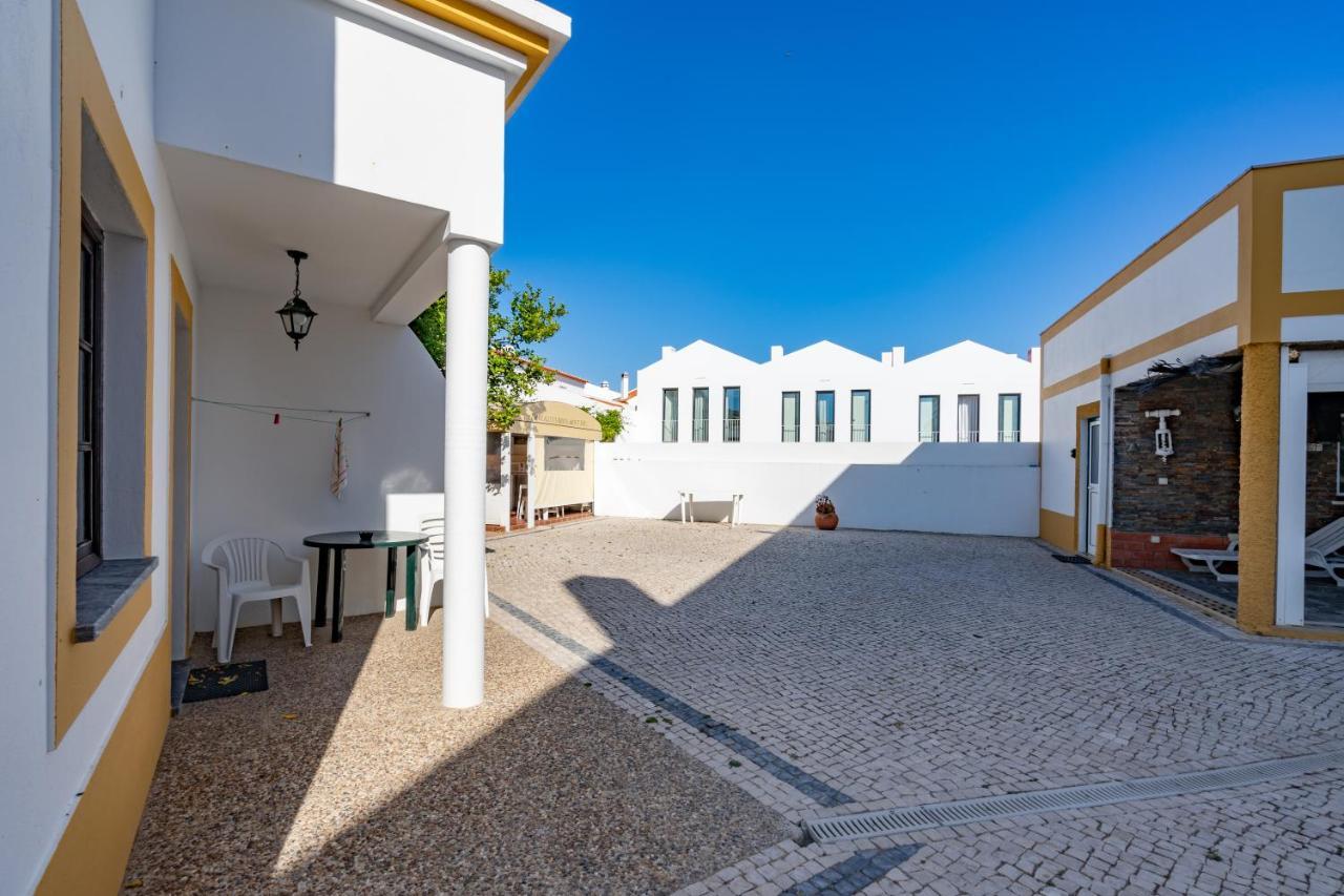 Apartamentos Pátio Victória - by Portugalferias Vila Nova de Milfontes Exterior foto